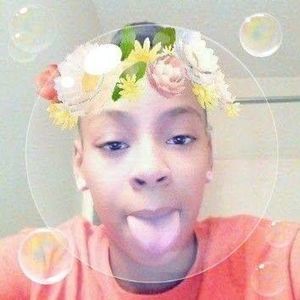 Meet your Posher, Kira